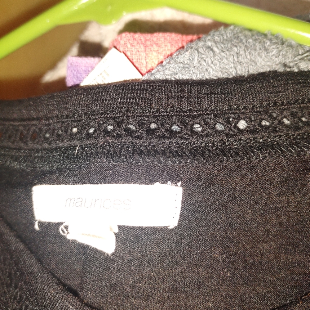 Woman's Short Sleeve Black Crochet Puff Sleeves Maurices‎ size Medium - Picture 3 of 3